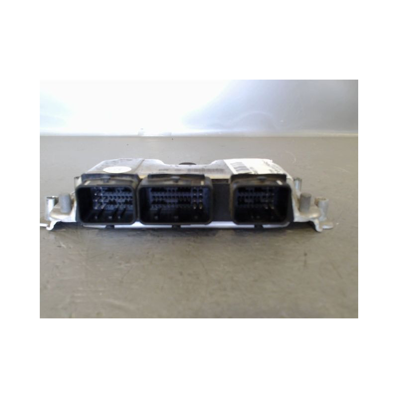CALCULATEUR MOTEUR PEUGEOT 206