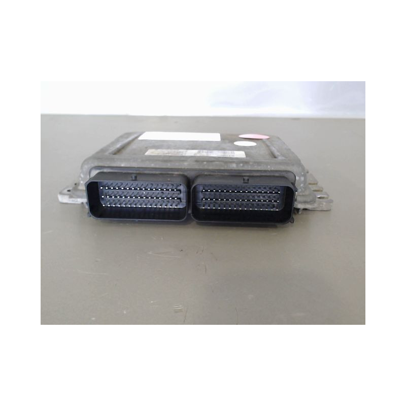CALCULATEUR MOTEUR RENAULT CLIO