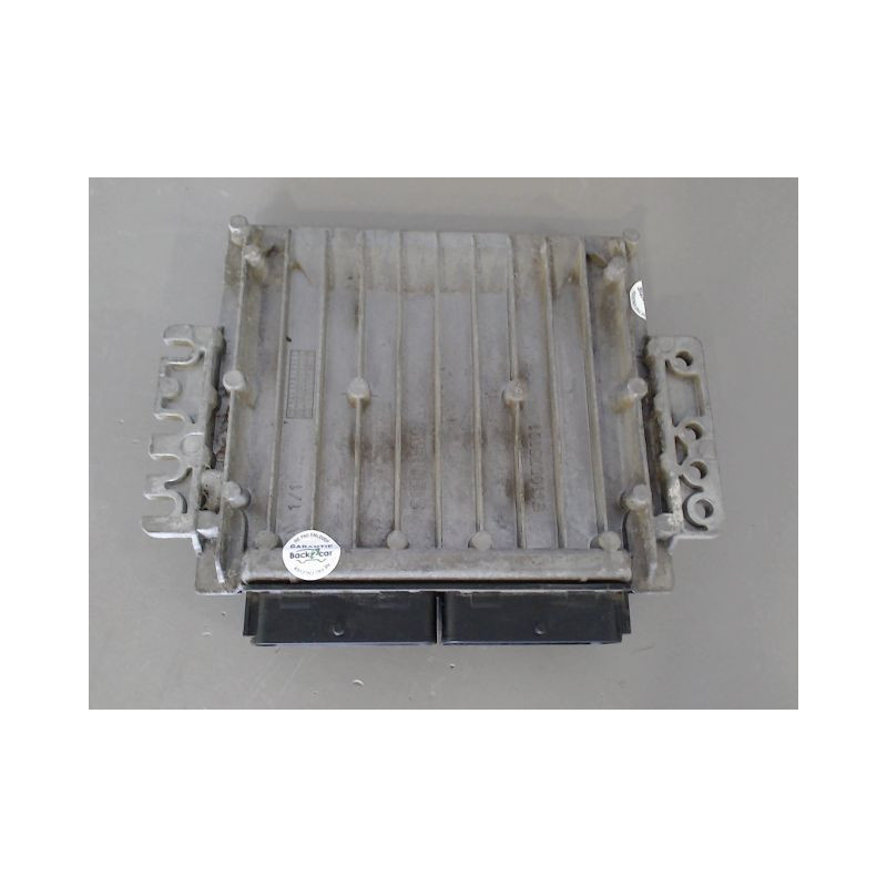CALCULATEUR MOTEUR RENAULT CLIO