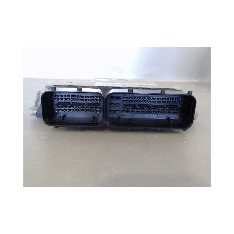 CALCULATEUR MOTEUR SKODA OCTAVIA