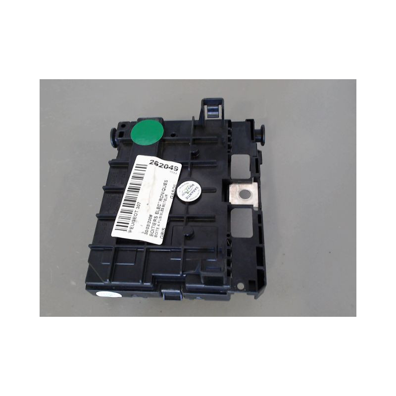 BOITE A FUSIBLES PEUGEOT 307