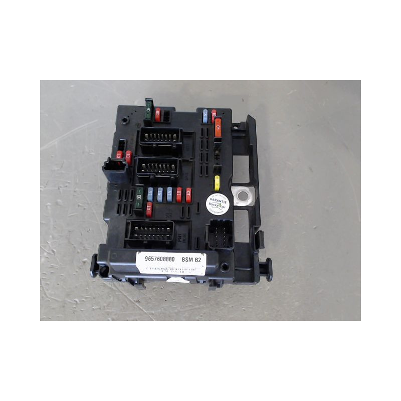 BOITE A FUSIBLES PEUGEOT 206