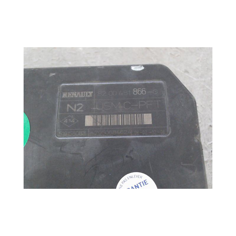 BOITE A FUSIBLES RENAULT MEGANE