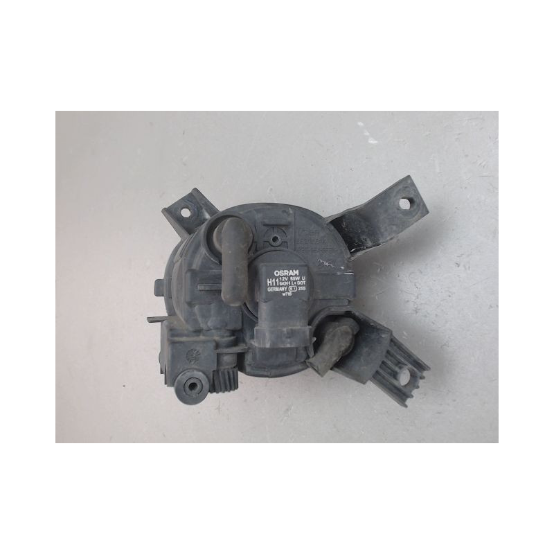 PHARE ANTIBROUILLARD AVANT DROIT AUDI A4