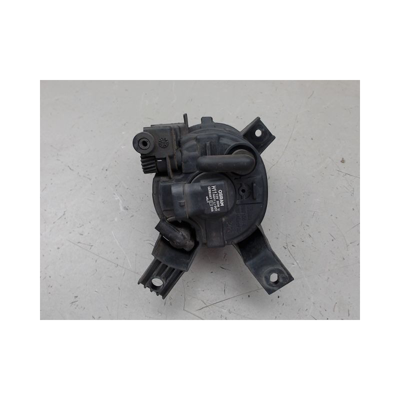 PHARE ANTIBROUILLARD AVANT DROIT AUDI A4