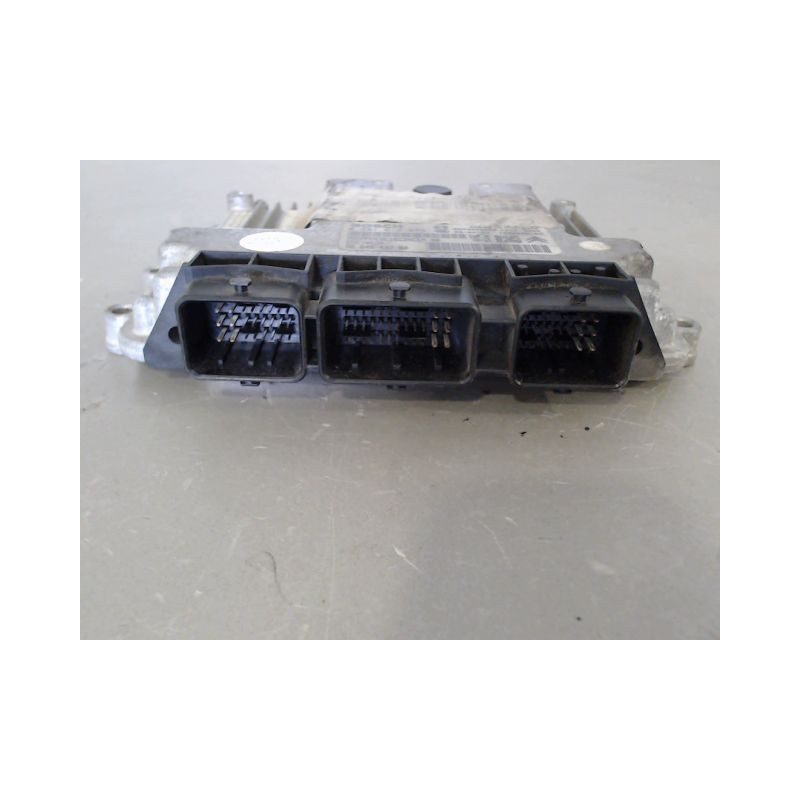 CALCULATEUR MOTEUR PEUGEOT 207