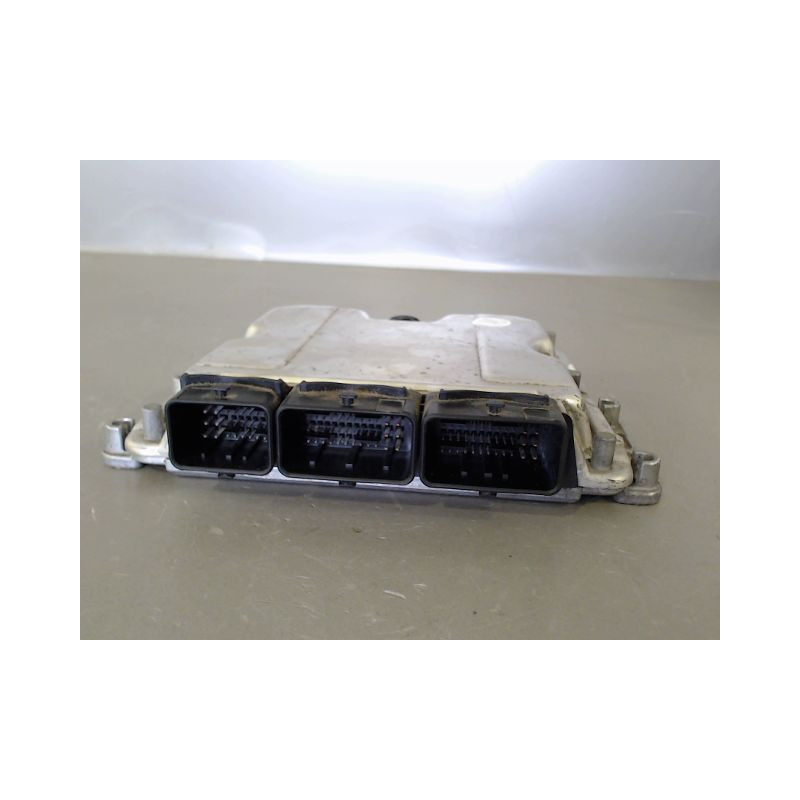 CALCULATEUR MOTEUR RENAULT VEL SATIS