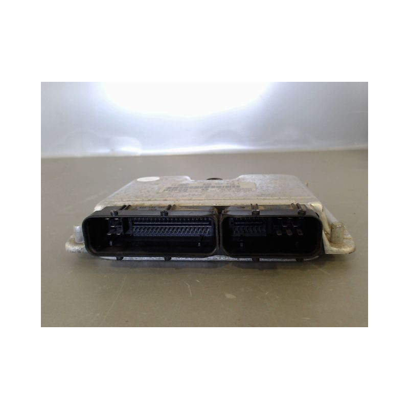 CALCULATEUR MOTEUR VOLKSWAGEN GOLF