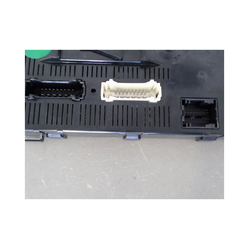 BOITIER GESTION HABITACLE RENAULT CLIO