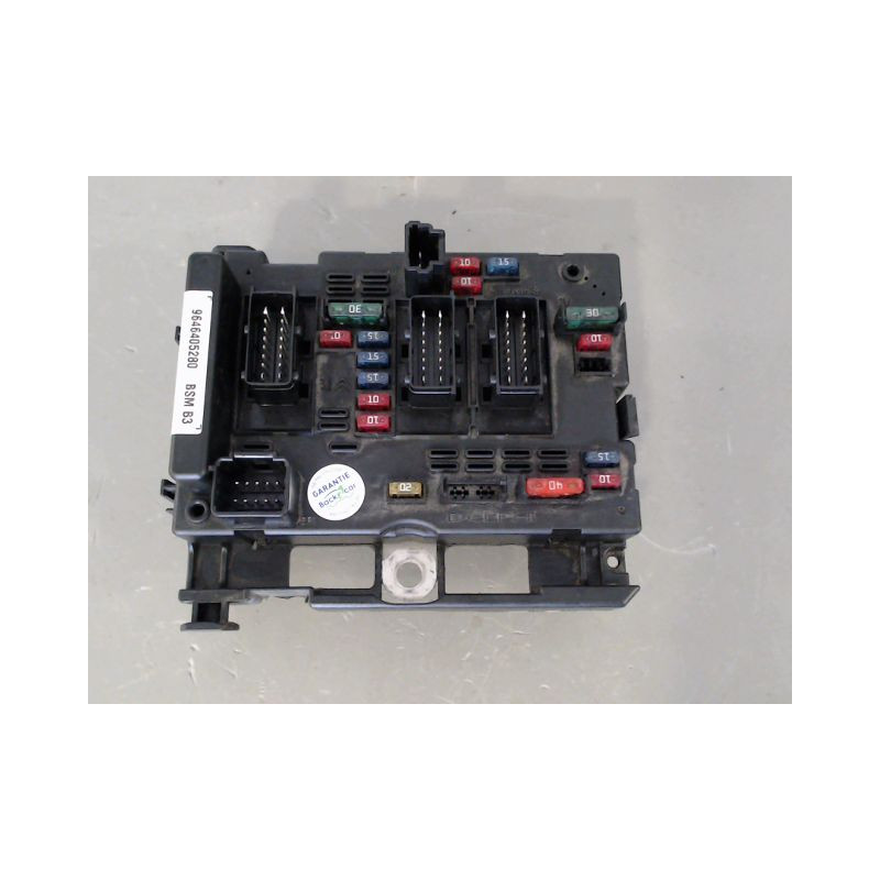 BOITE A FUSIBLES PEUGEOT 206