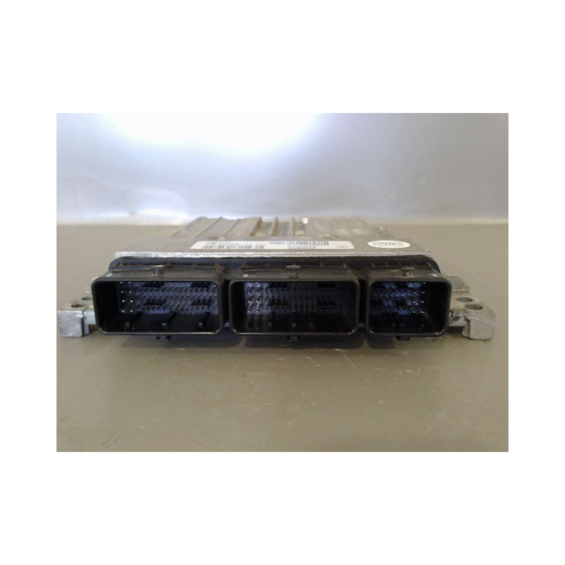 CALCULATEUR MOTEUR RENAULT MEGANE