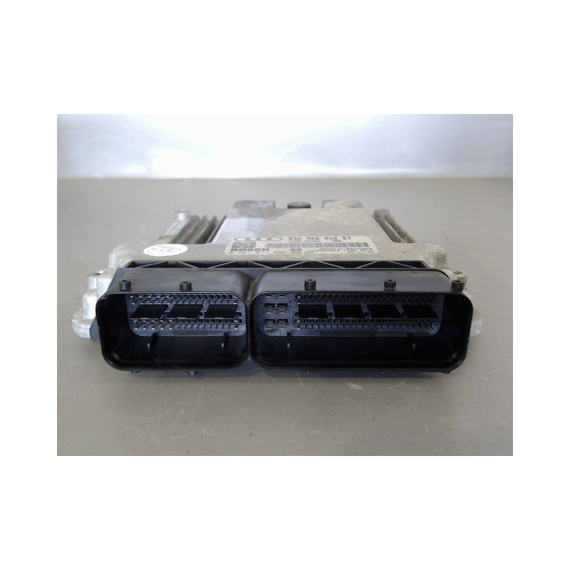 CALCULATEUR MOTEUR AUDI A3