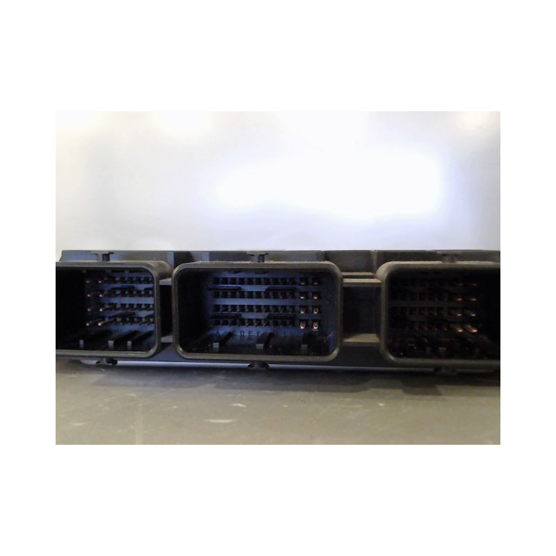 CALCULATEUR MOTEUR RENAULT LAGUNA