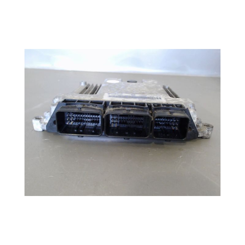 CALCULATEUR MOTEUR RENAULT ESPACE