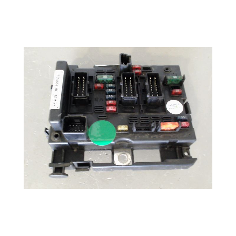 BOITE A FUSIBLES PEUGEOT 307
