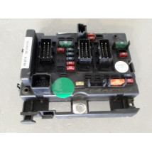 BOITE A FUSIBLES PEUGEOT 307