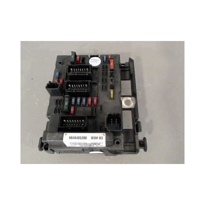 BOITE A FUSIBLES PEUGEOT 307