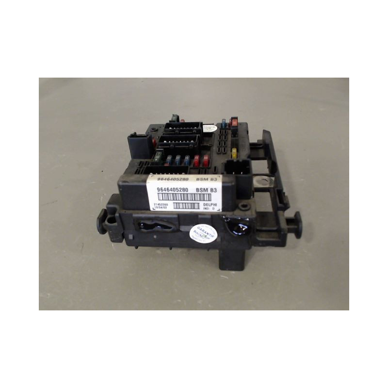 BOITE A FUSIBLES PEUGEOT 307