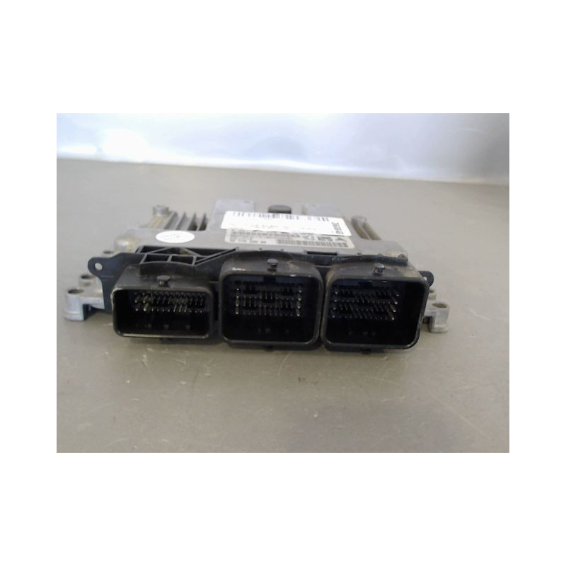 CALCULATEUR MOTEUR PEUGEOT 208
