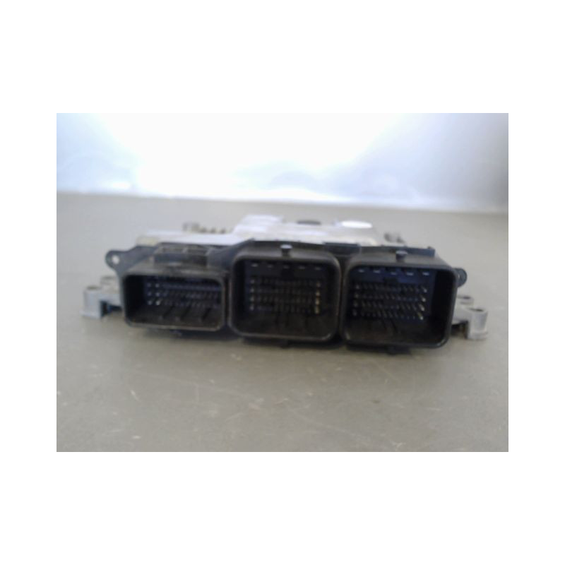 CALCULATEUR MOTEUR FORD FIESTA