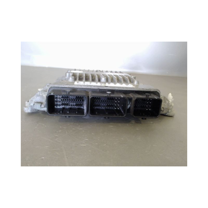 CALCULATEUR MOTEUR FORD FOCUS