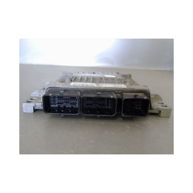 CALCULATEUR MOTEUR FORD FIESTA