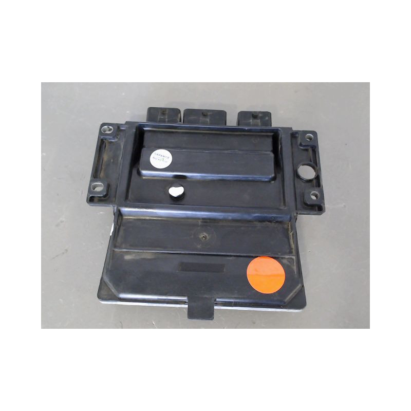 CALCULATEUR MOTEUR RENAULT CLIO