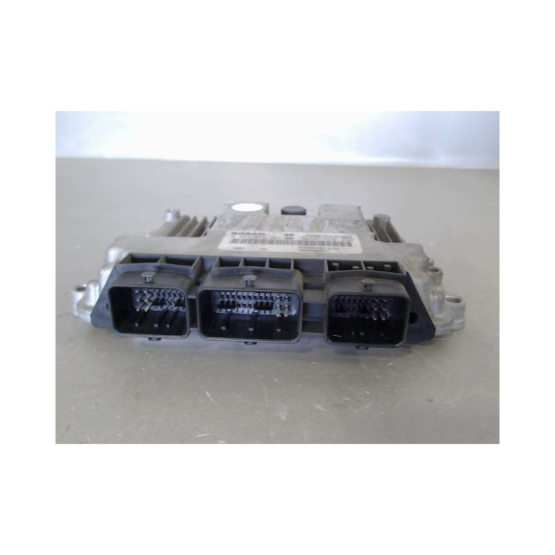 CALCULATEUR MOTEUR RENAULT MEGANE