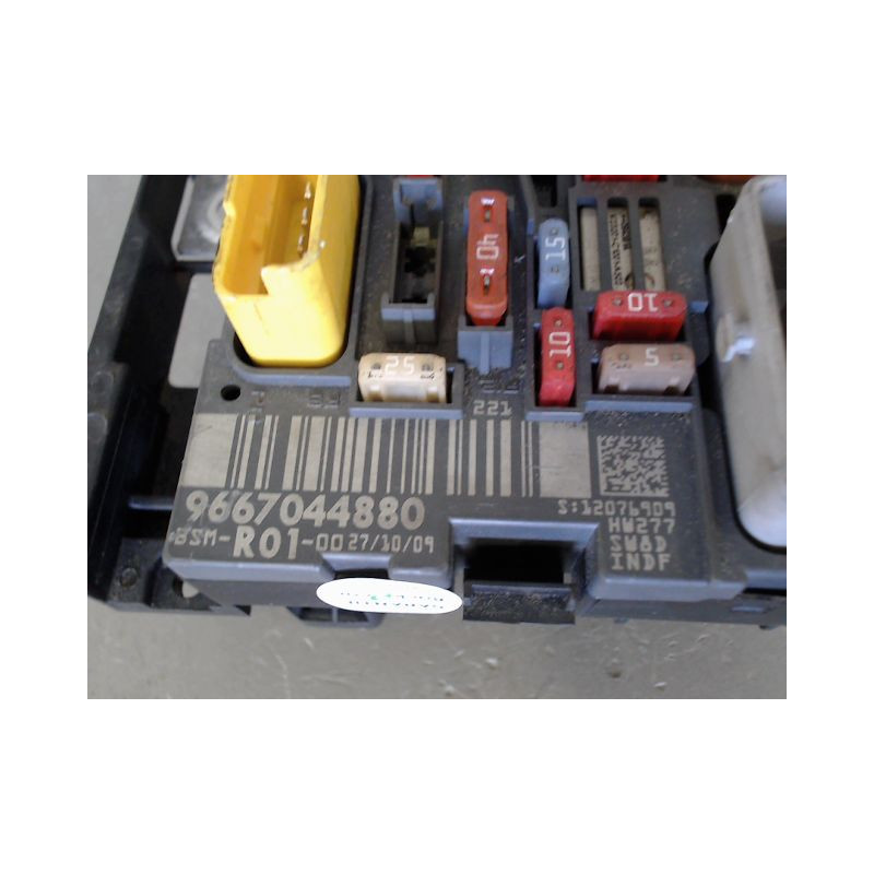 BOITE A FUSIBLES CITROEN C4