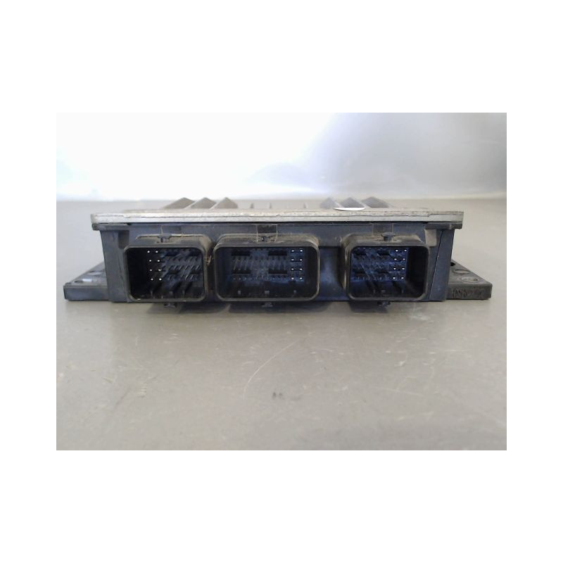 CALCULATEUR MOTEUR RENAULT MEGANE