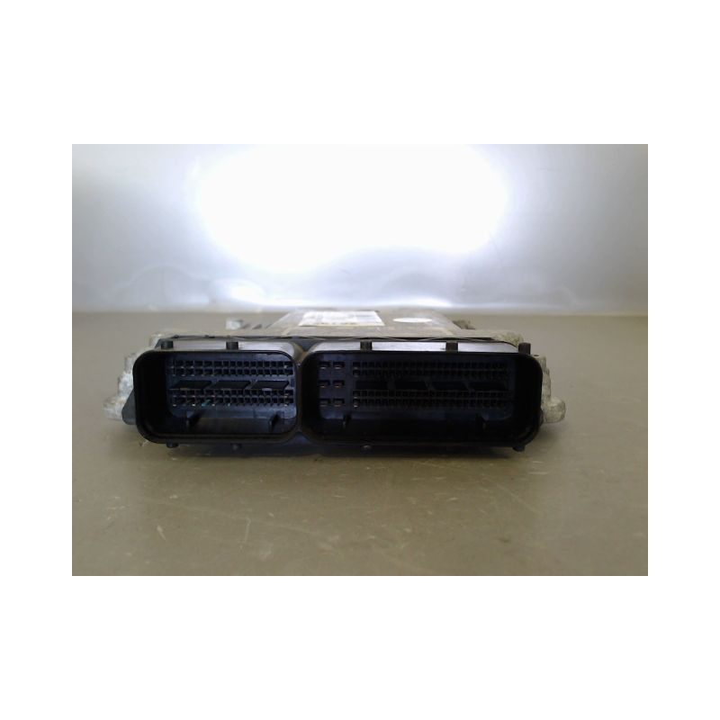 CALCULATEUR MOTEUR VOLKSWAGEN GOLF