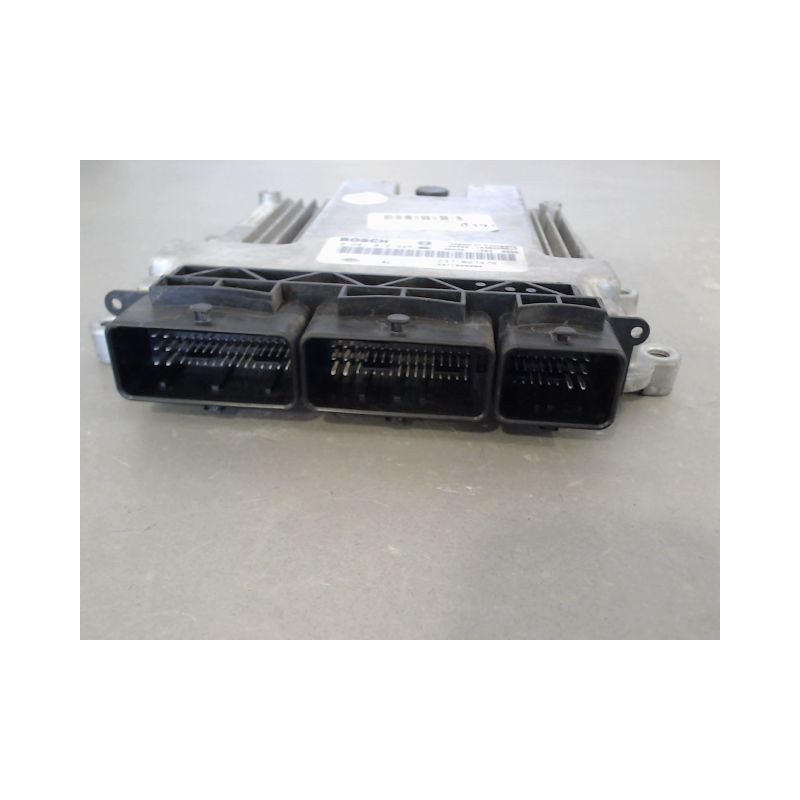 CALCULATEUR MOTEUR RENAULT KANGOO
