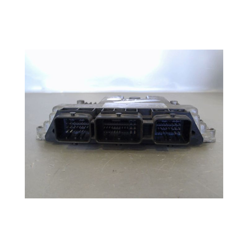 CALCULATEUR MOTEUR PEUGEOT 206