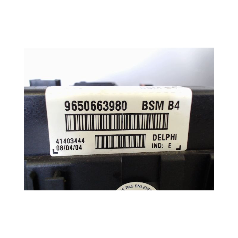 BOITE A FUSIBLES PEUGEOT 206