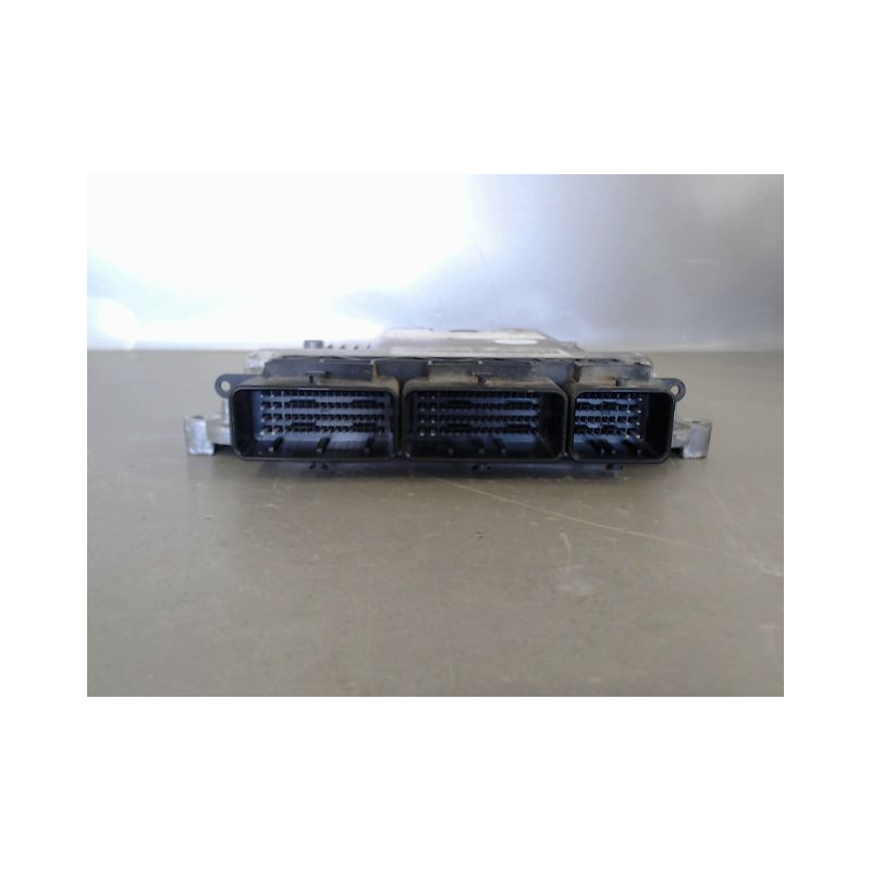 CALCULATEUR MOTEUR RENAULT MEGANE