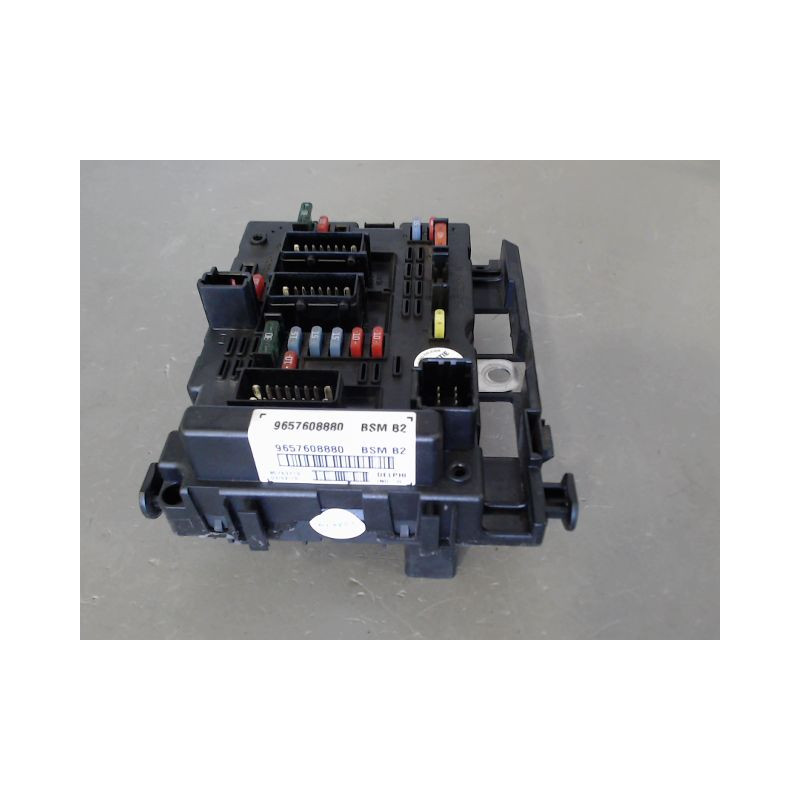BOITE A FUSIBLES PEUGEOT 206