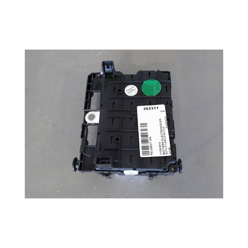 BOITE A FUSIBLES PEUGEOT 206