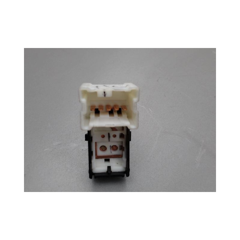 COMMANDE LEVE-GLACE PORTE AVD NISSAN MICRA
