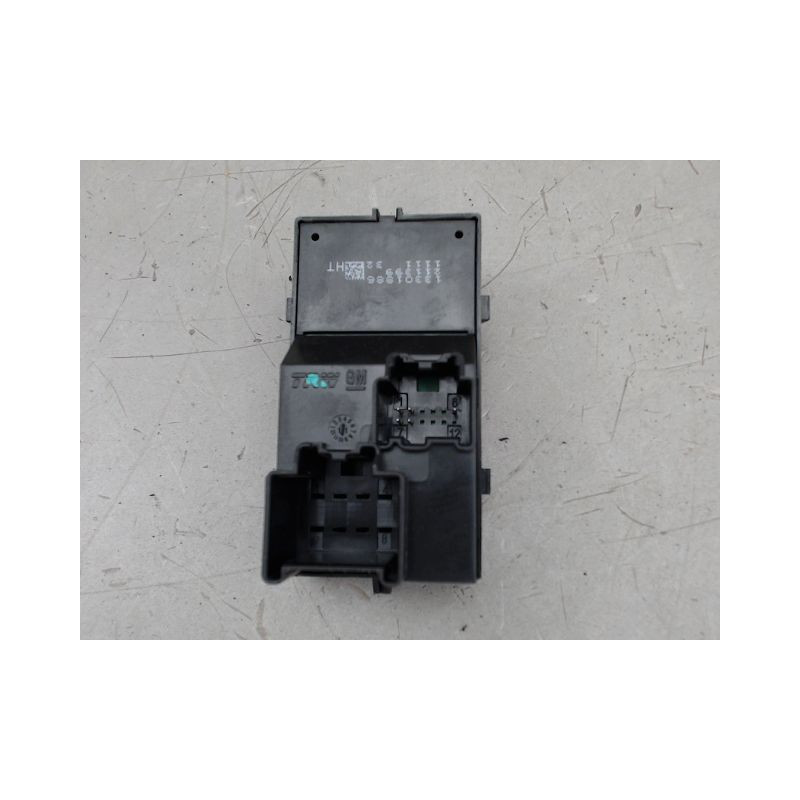 COMMANDE LEVE-GLACE PORTE AVD OPEL MERIVA