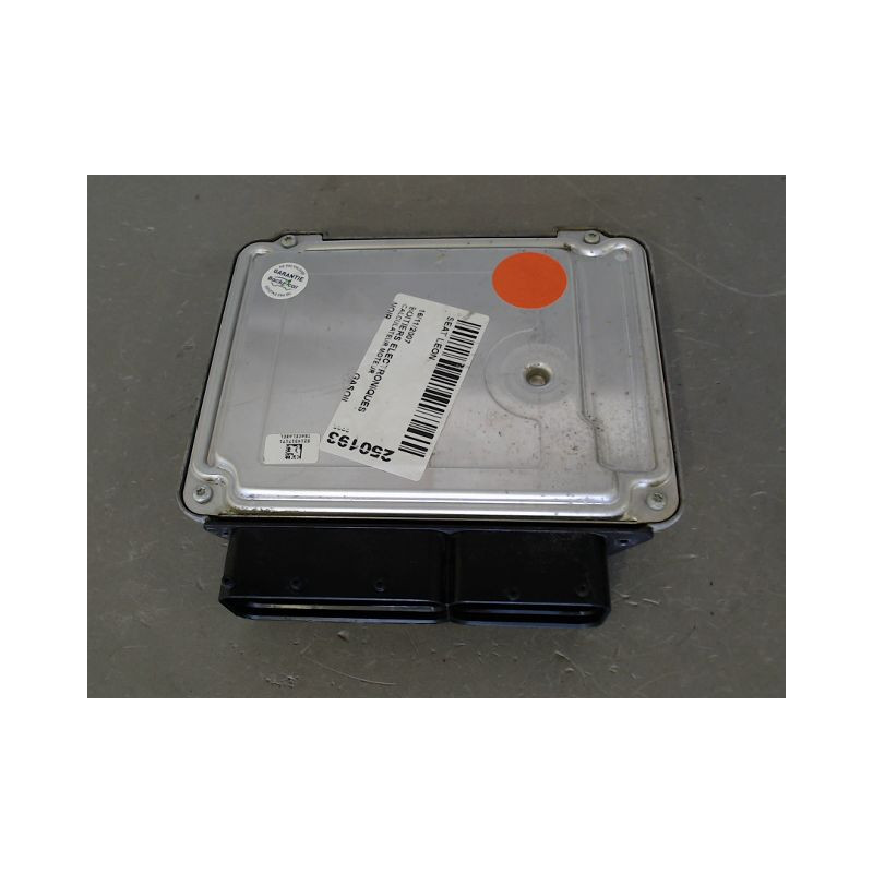 CALCULATEUR MOTEUR SEAT LEON
