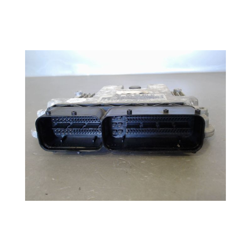 CALCULATEUR MOTEUR VOLKSWAGEN GOLF