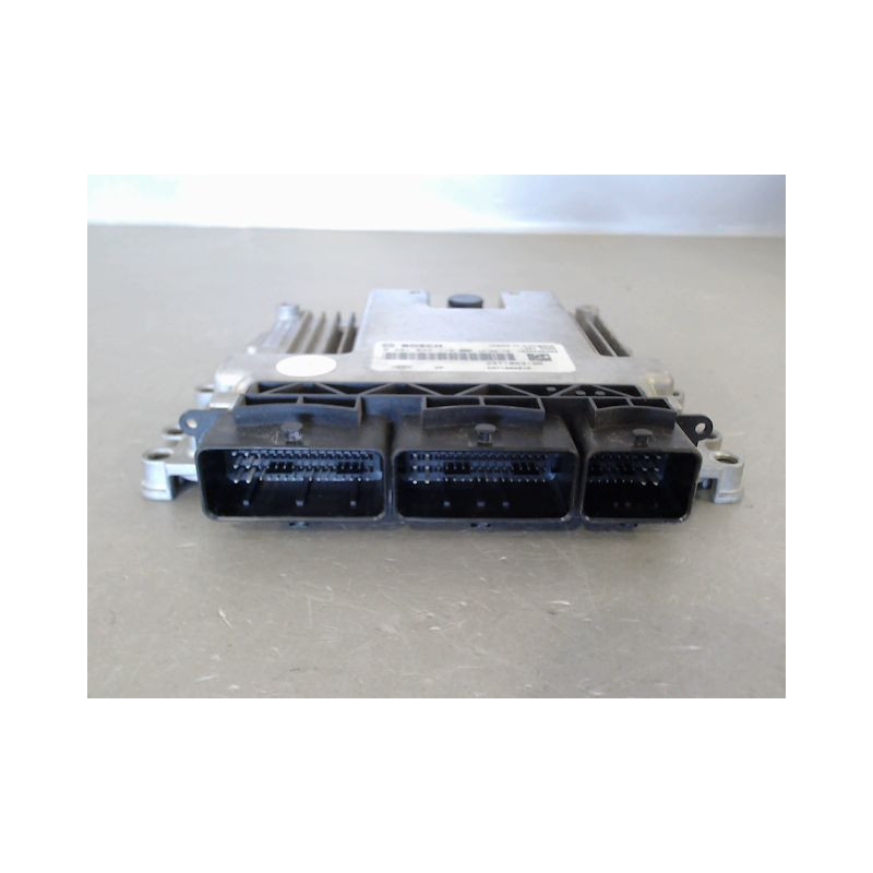 CALCULATEUR MOTEUR RENAULT CLIO