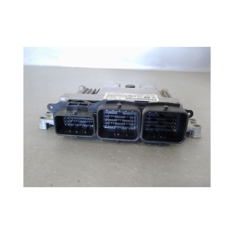 CALCULATEUR MOTEUR PEUGEOT 208