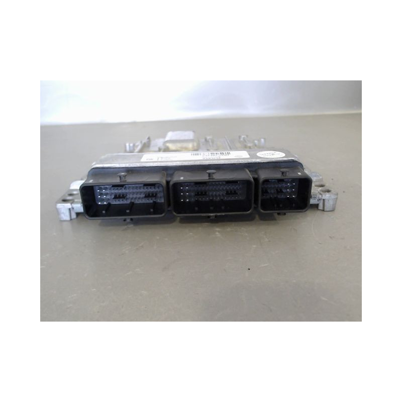 CALCULATEUR MOTEUR RENAULT MEGANE