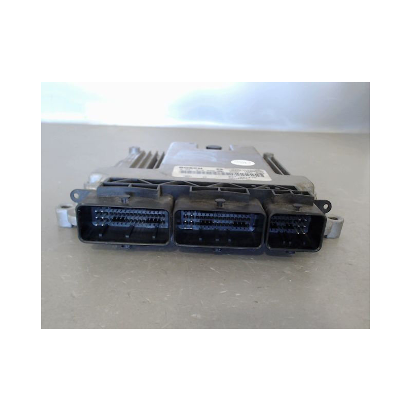 CALCULATEUR MOTEUR RENAULT CLIO