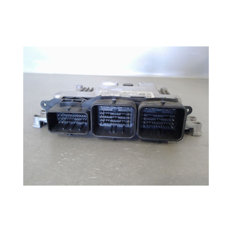 CALCULATEUR MOTEUR PEUGEOT 208