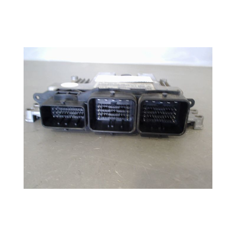 CALCULATEUR MOTEUR PEUGEOT 208