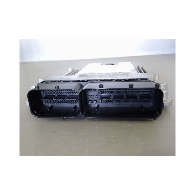 CALCULATEUR MOTEUR AUDI A4