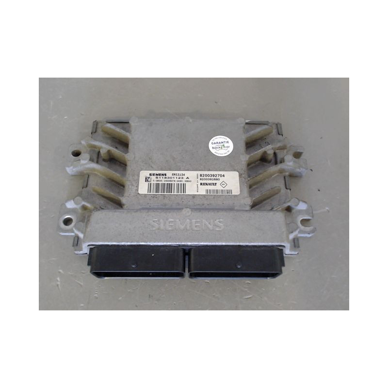 CALCULATEUR MOTEUR RENAULT CLIO