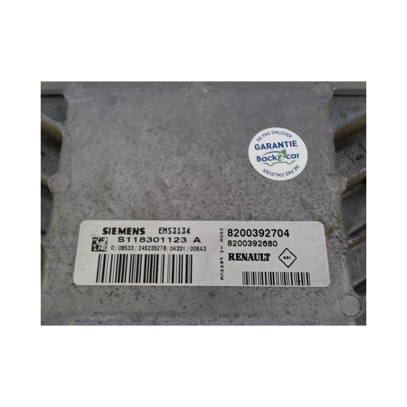 CALCULATEUR MOTEUR RENAULT CLIO
